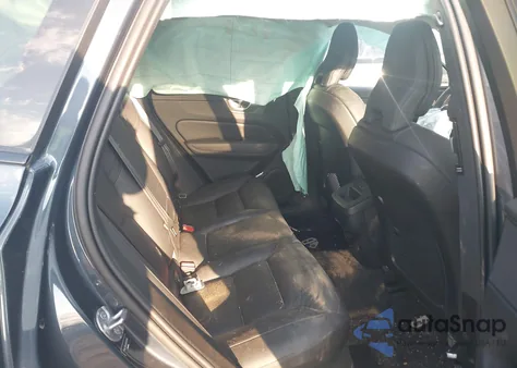 2024 Volvo Xc60 B5 Plus Dark Theme z USA, uszkodzony, nr VIN YV4L12RL6R1822910